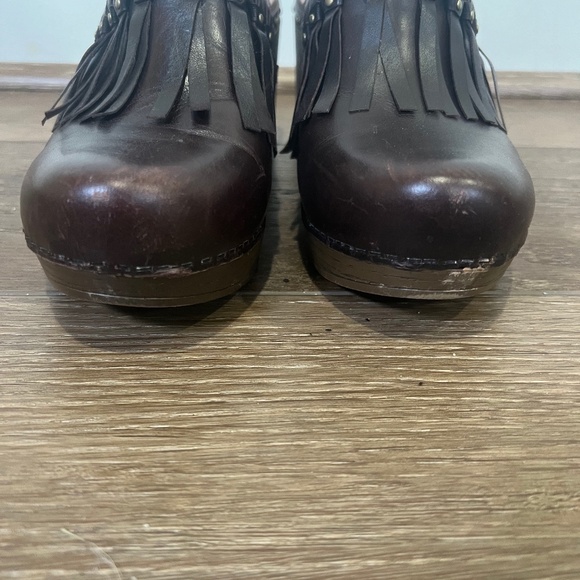 Dansko Deni Leather Women's Platform Heeled Fringe Studded Clogs Brown Size 40 - Picture 2 of 10
